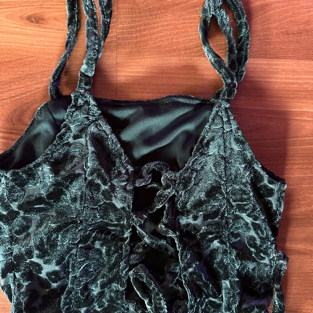 Emerald Green Velvet Mini Skirt Set - Picture 9 of 9